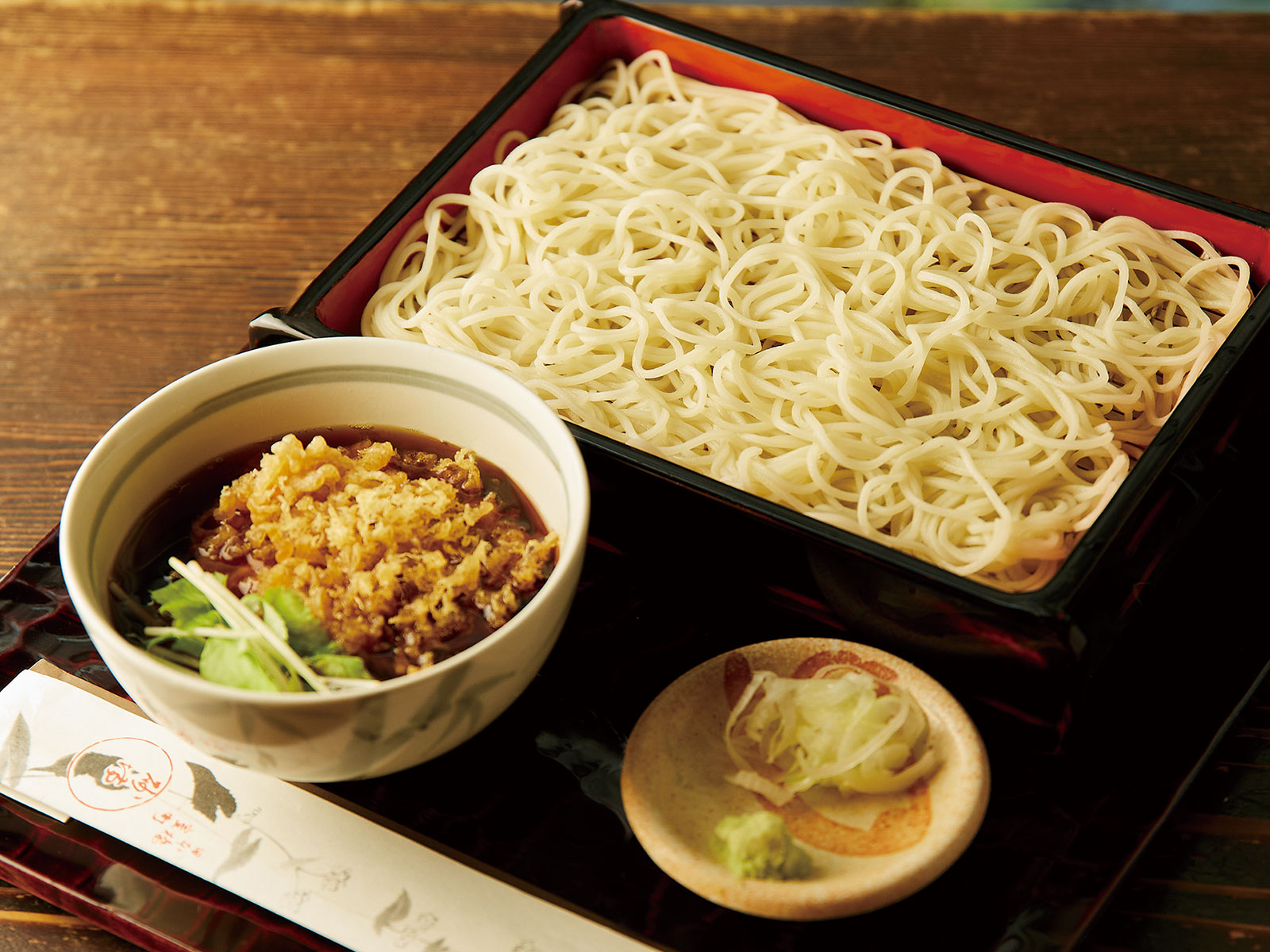 昼からやりたくなる〝誘惑の一杯〞 ― 室町砂場 日本橋店